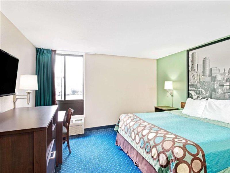 Super 8 By Wyndham Brockton Hotel Eksteriør billede