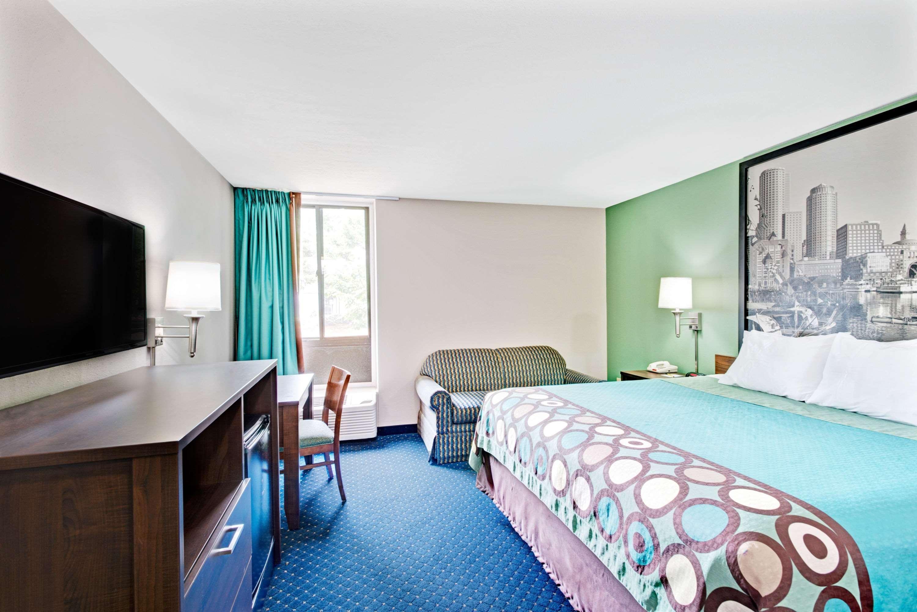 Super 8 By Wyndham Brockton Hotel Eksteriør billede