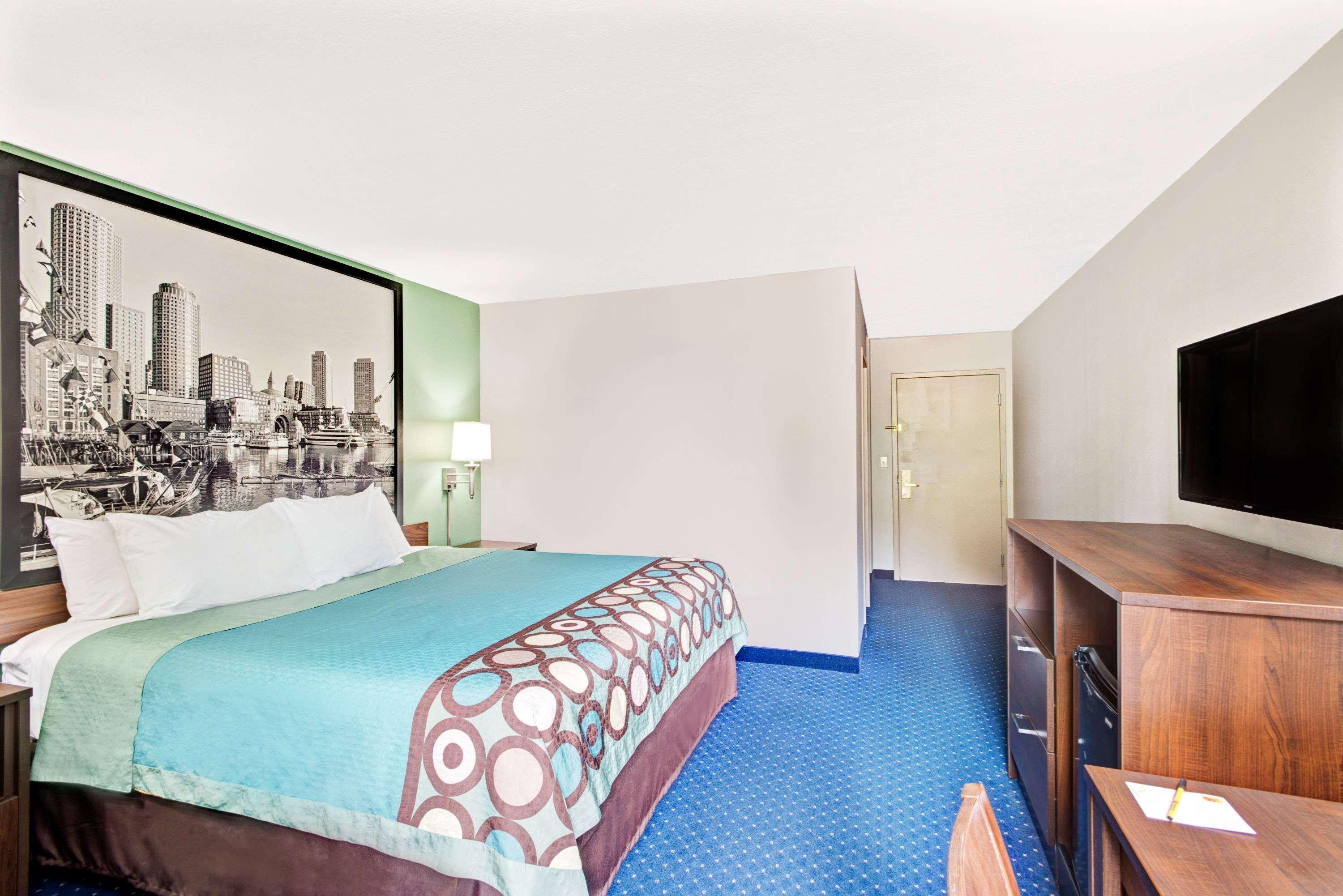 Super 8 By Wyndham Brockton Hotel Eksteriør billede